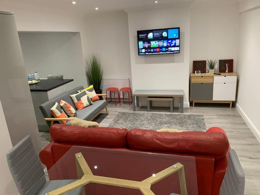 Beautiful 5Bedroom Hse-Contractor/Family/Corporate Dartford Exterior photo